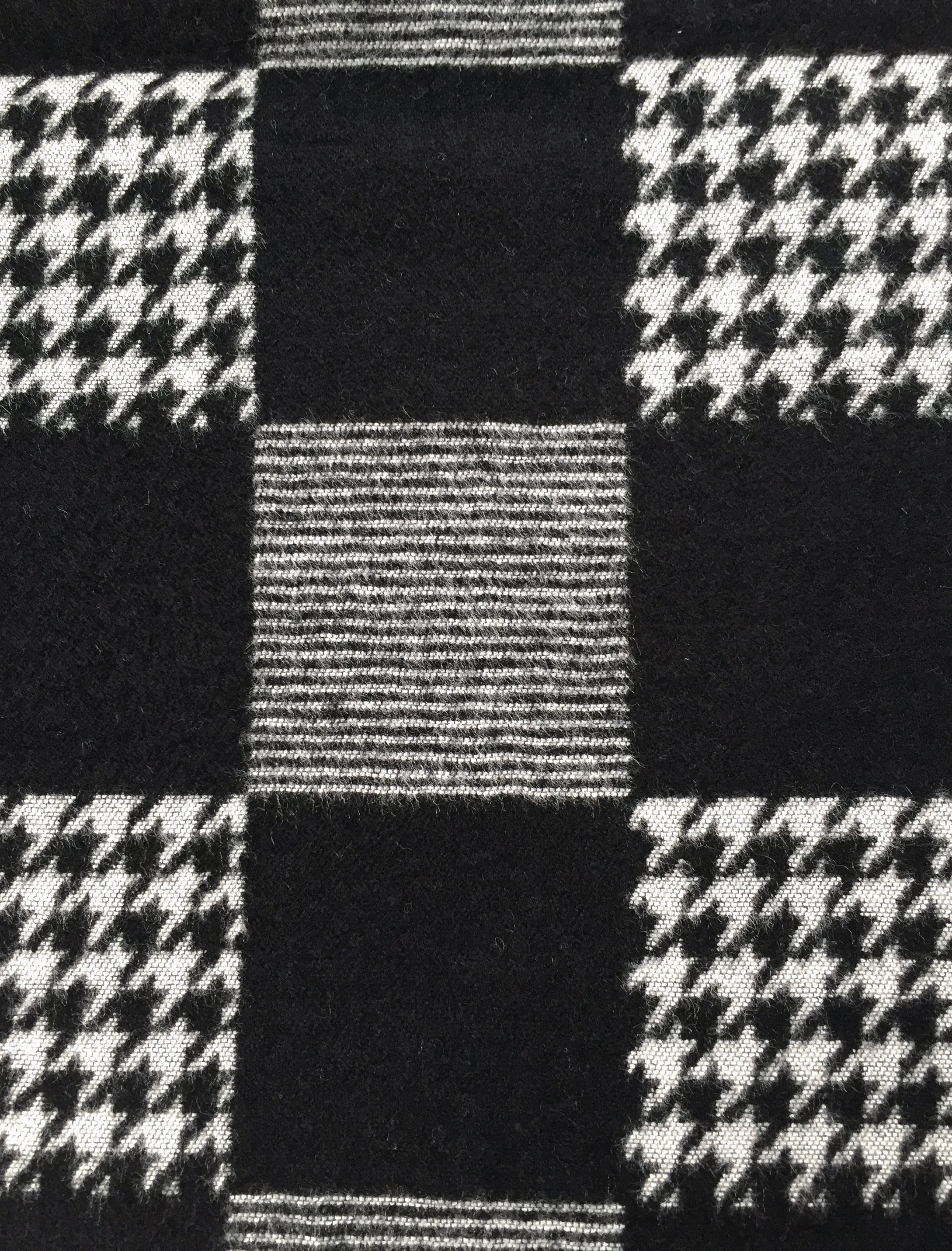 Fular casmir negru cu patrate gri