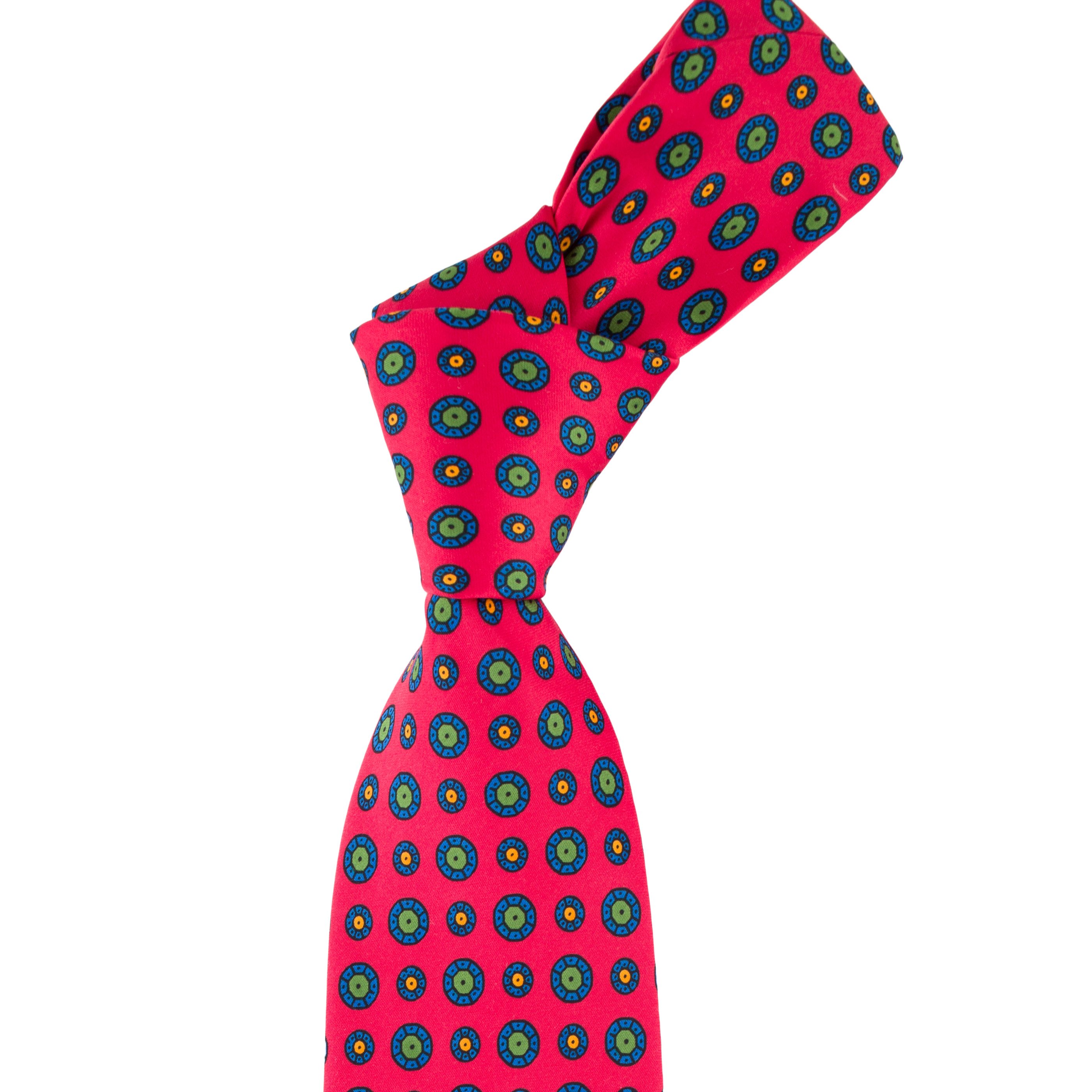 Cravata rosie cu buline